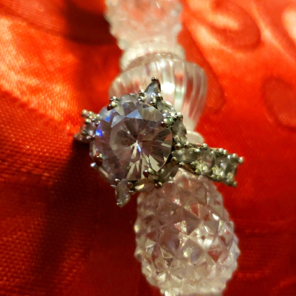 Sterling silver cubic zirconia ring